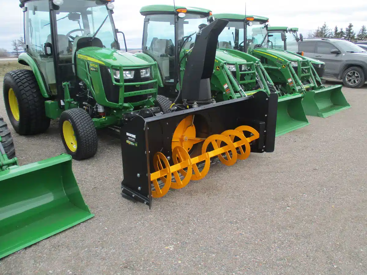 Gallery image 2 for 2022 Erskine 725FM Snow Blower