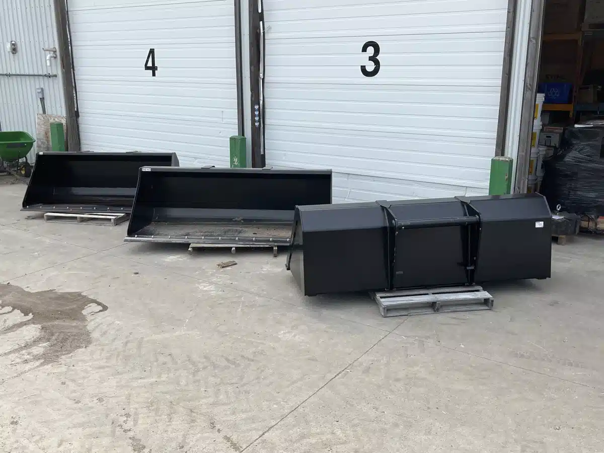 Used 2022 HLA Manitou 8' Heavy Duty Bucket TeleHandler