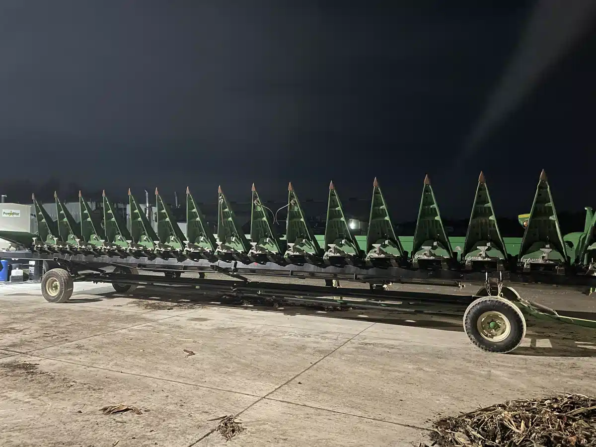 Gallery image 2 for Used 2013 John Deere 616C Header - Row Crop