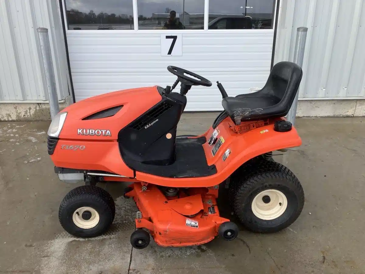 Used 2006 Kubota T1670 Lawn Tractor