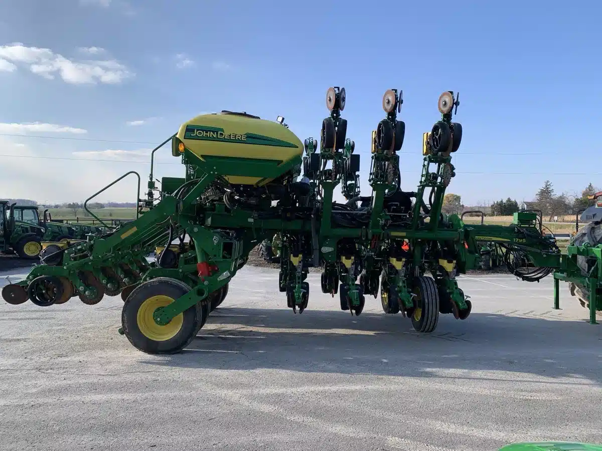 Gallery image 2 for Used 2021 John Deere 1795 Planter