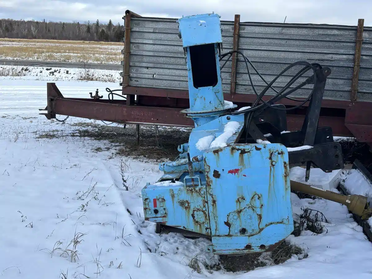 Gallery image 2 for Used Pronovost P-920-IV Tractor