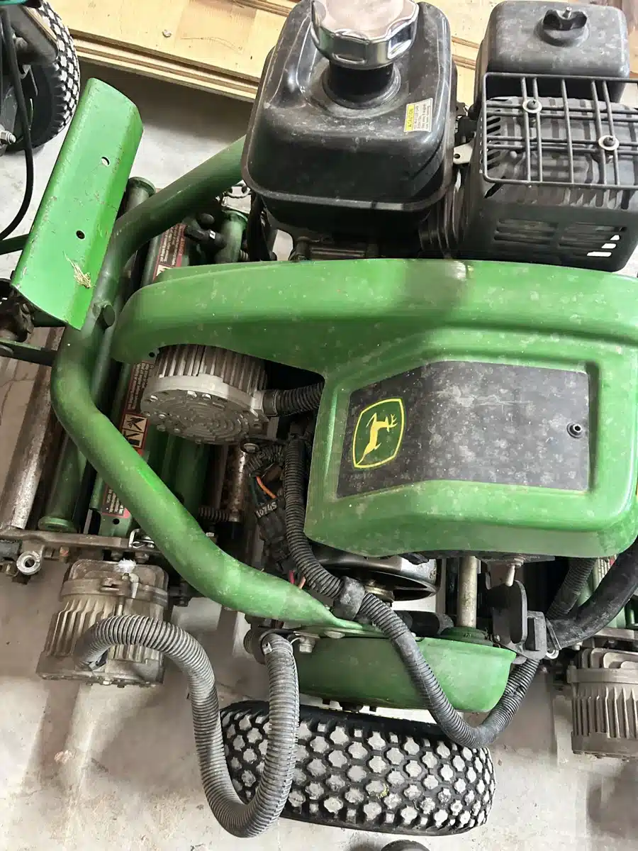 Gallery image 1 for 2020 John Deere 180E Mower - Golf Green