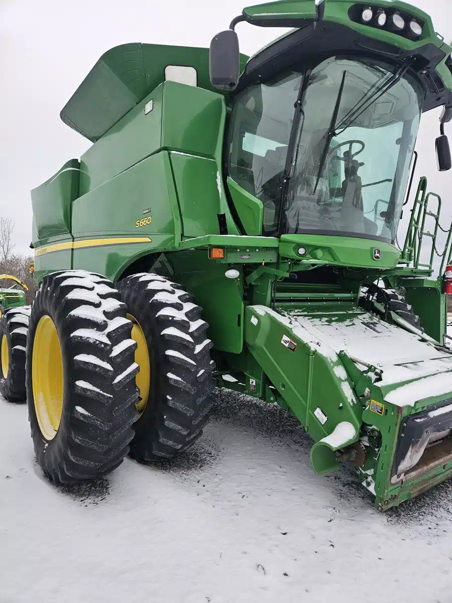 Gallery image 2 for Used 2012 John Deere S660 Combine