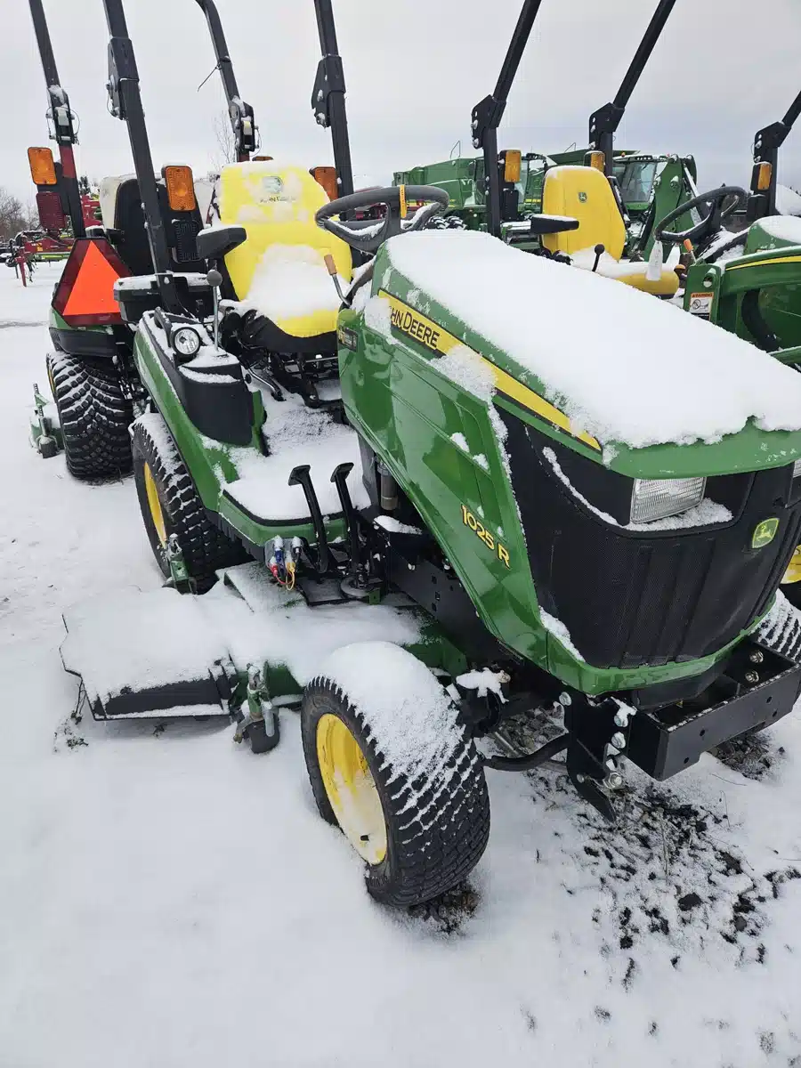 Gallery image 1 for 2015 John Deere 1025R Tractor