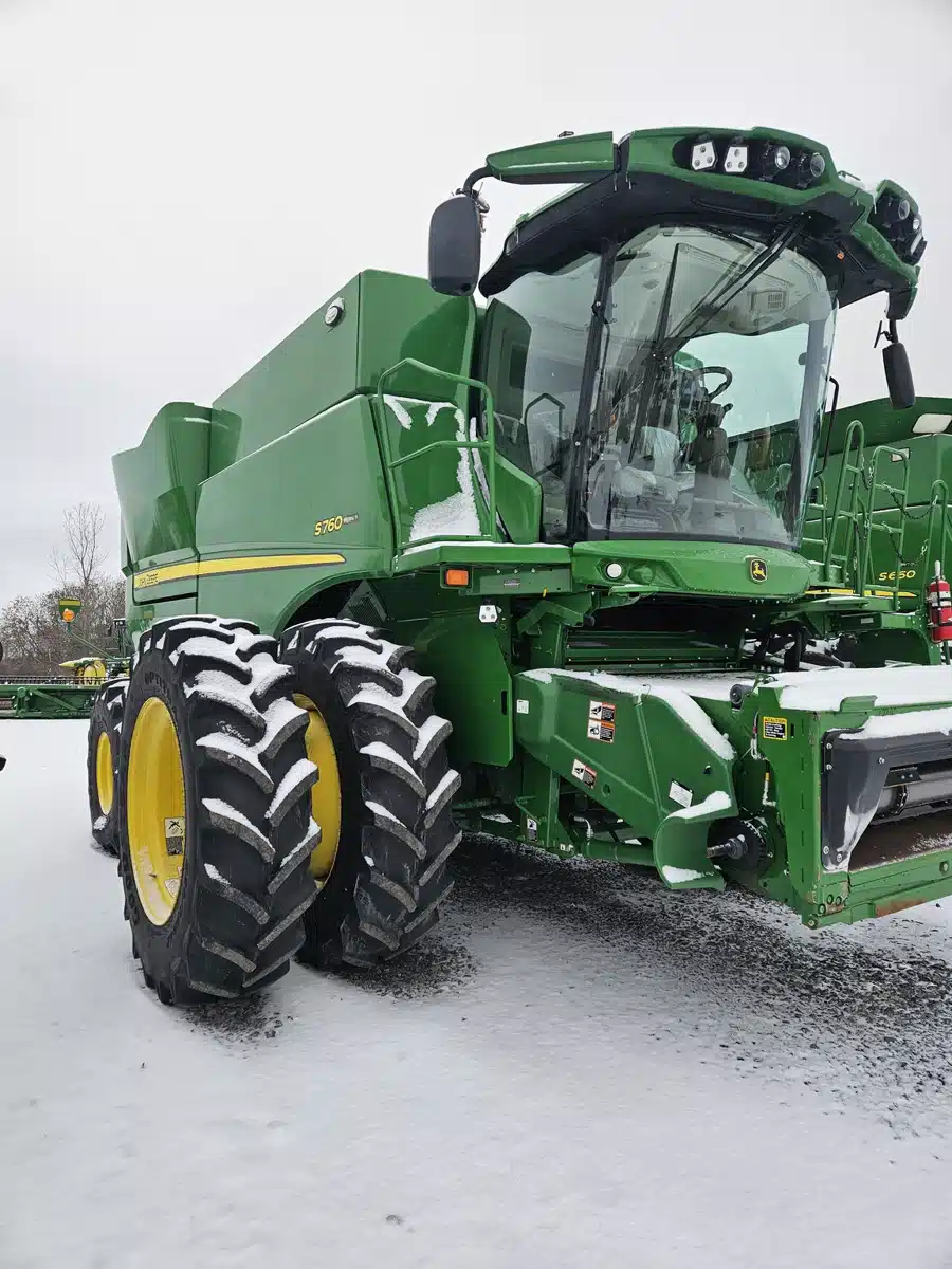 Gallery image 2 for 2023 John Deere S760 Combine
