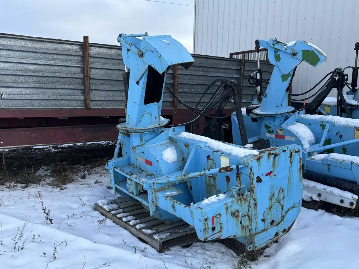 Gallery image 1 for Used Pronovost P-920-IV Tractor