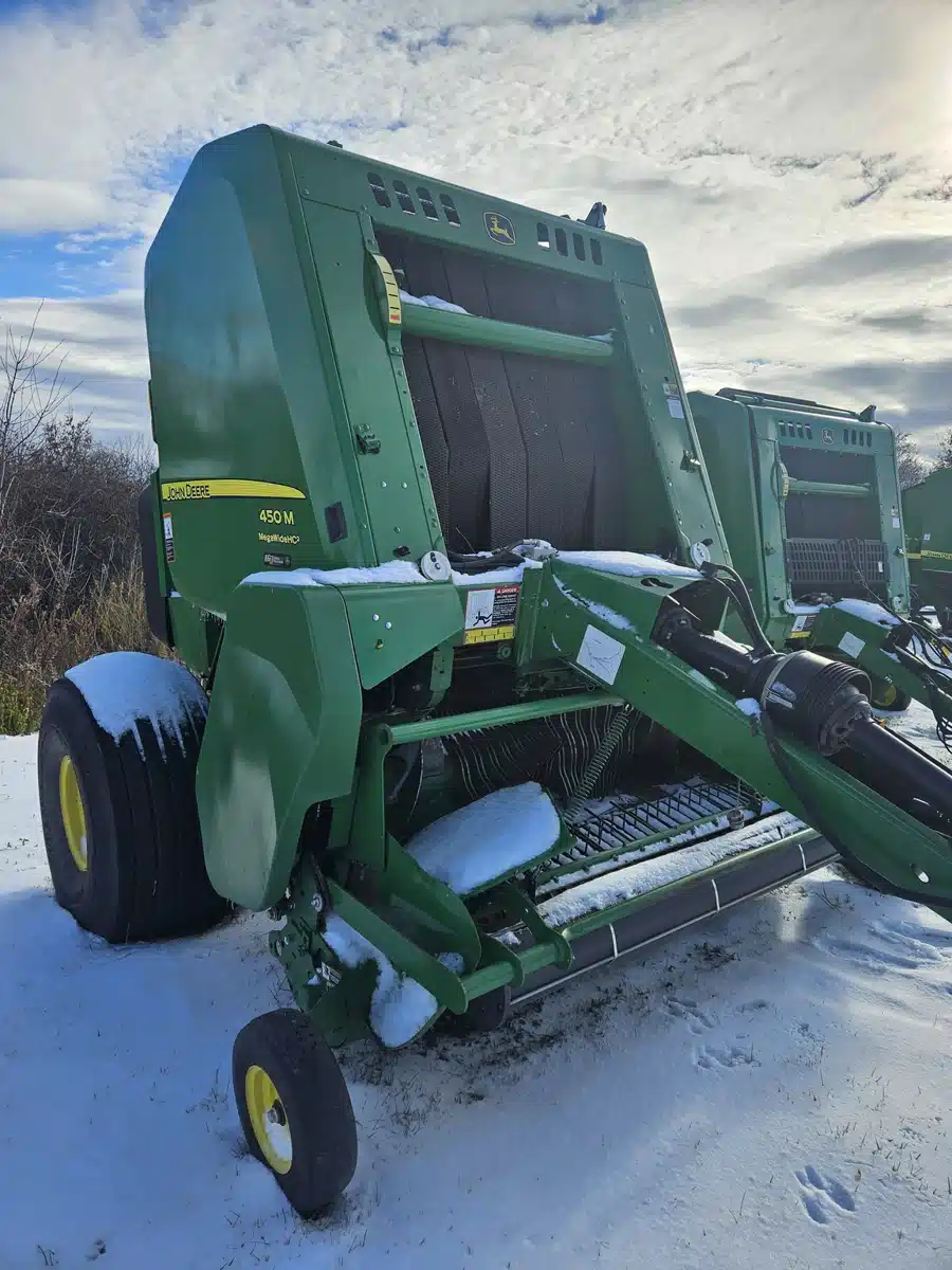 Gallery image 2 for Used 2019 John Deere 450M Round Baler