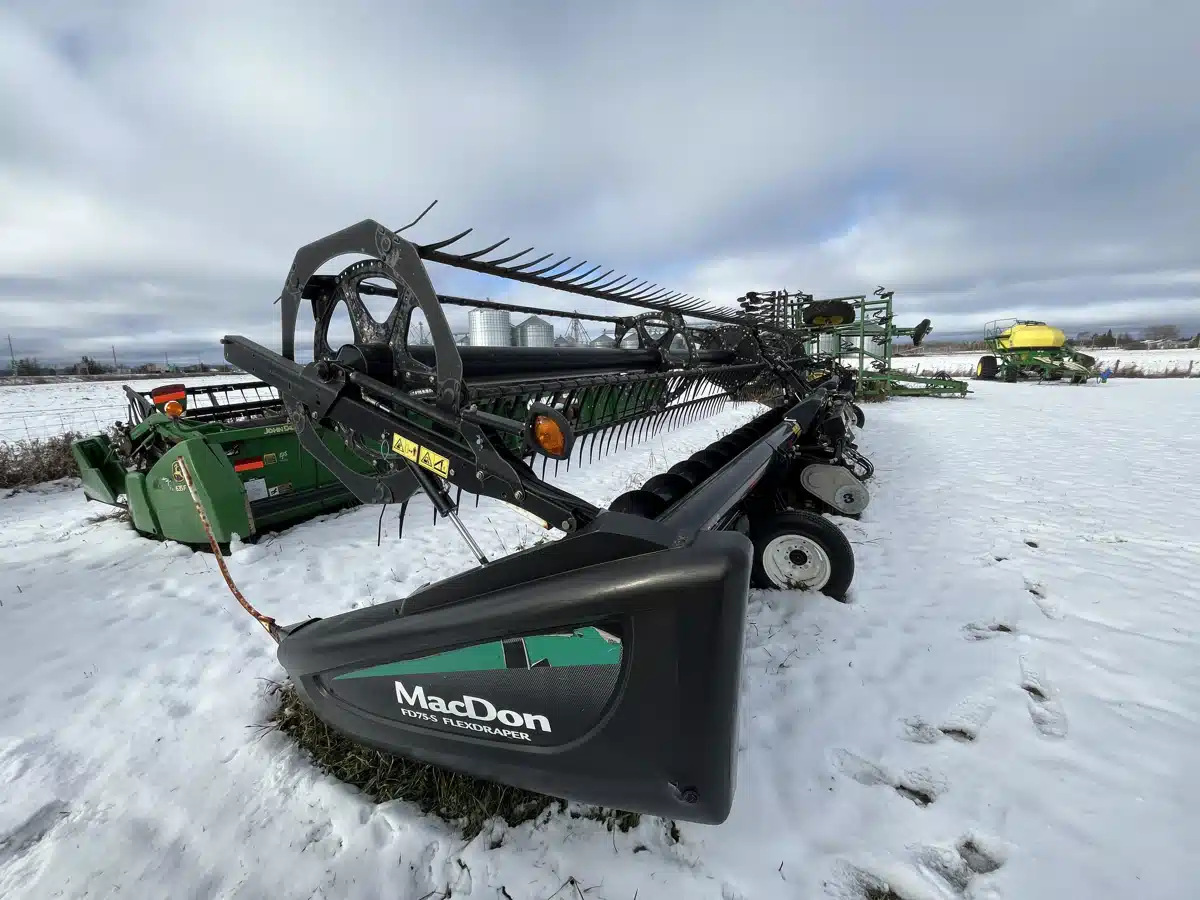 Gallery image 2 for Used 2016 MacDon FD75 Header - Flex Draper