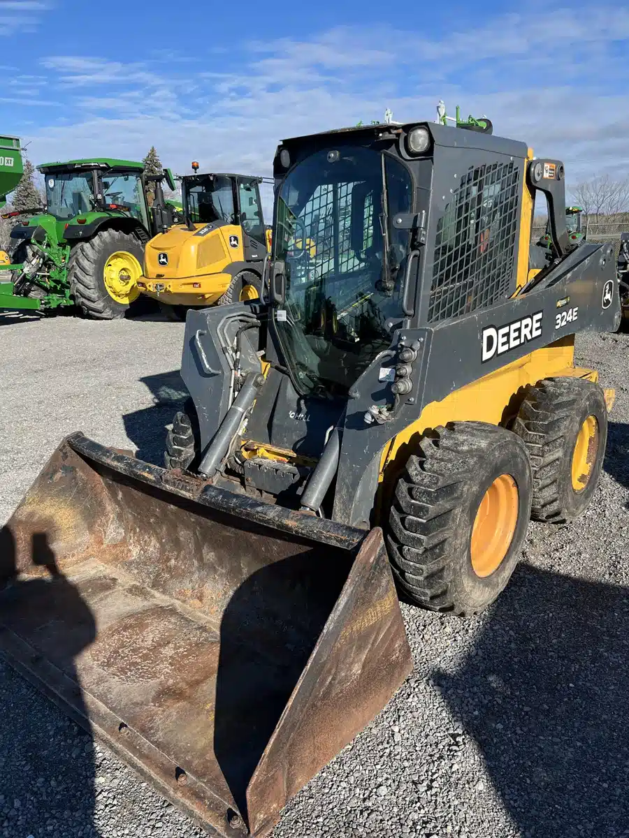 Gallery image 1 for Used 2018 John Deere 324E Skid Steer