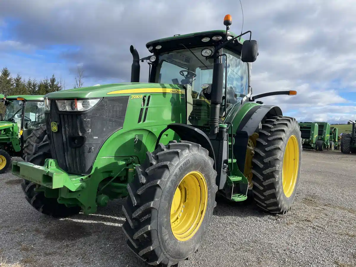 Gallery image 1 for 2014 John Deere 7230R Tractor