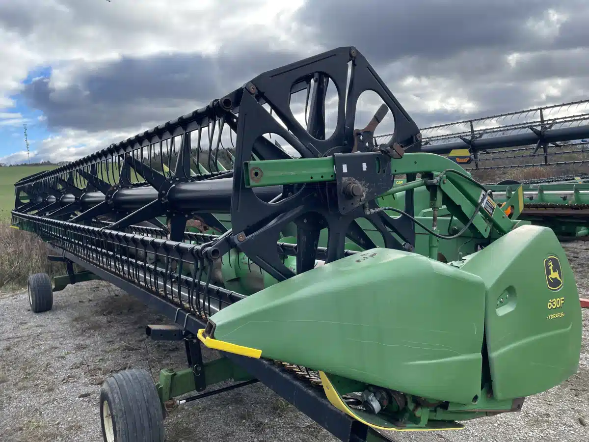 Gallery image 1 for Used 2004 John Deere 630F Header - Flex
