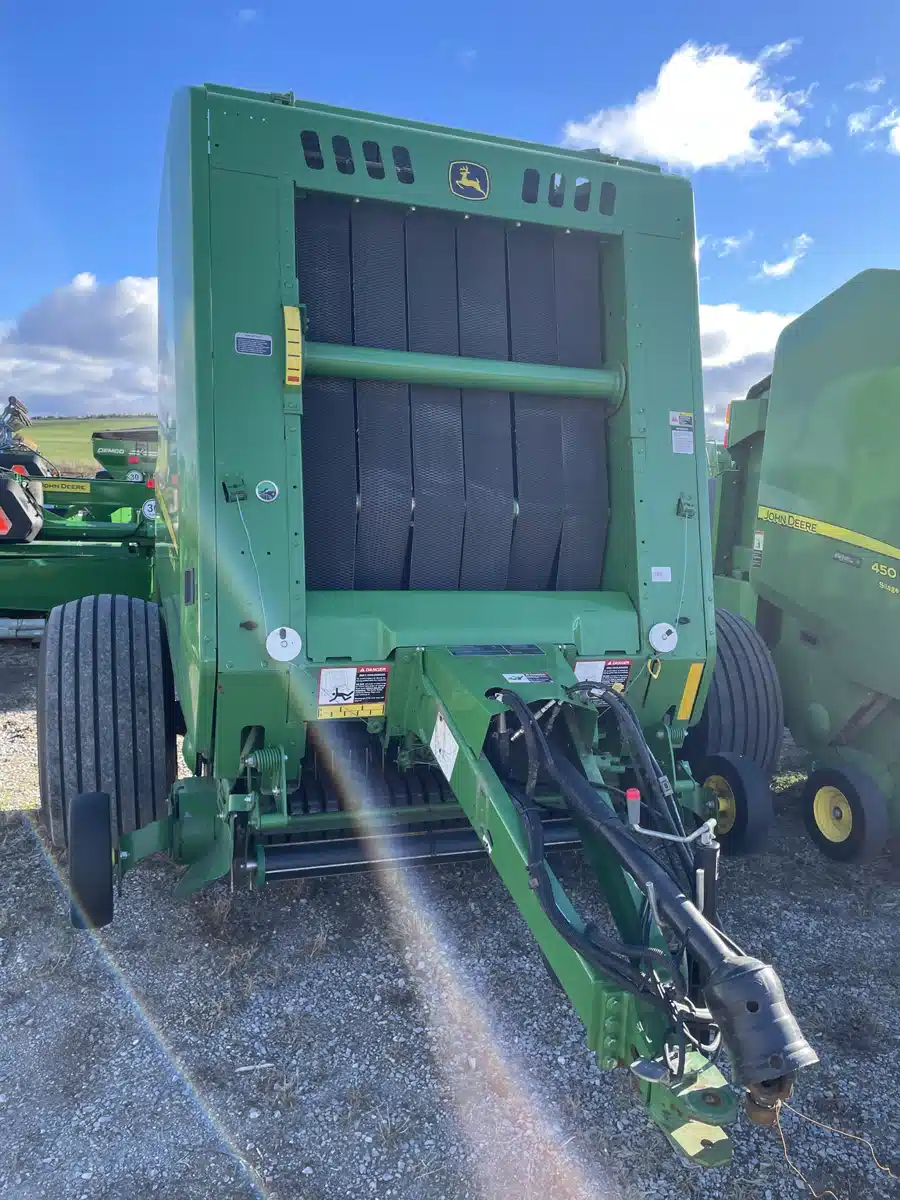 Gallery image 2 for 2021 John Deere 460M Round Baler