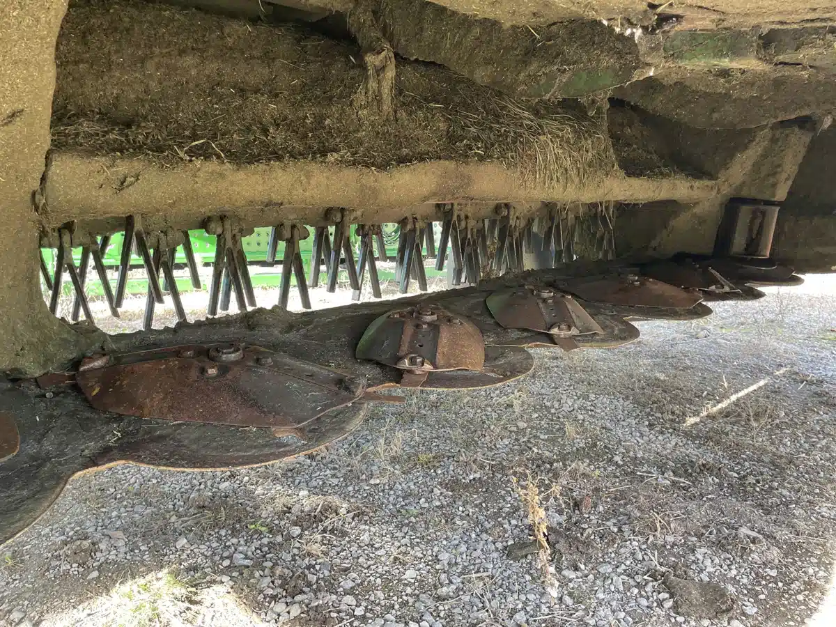 Gallery image 2 for 2020 John Deere 835 Disc Mower Conditioner