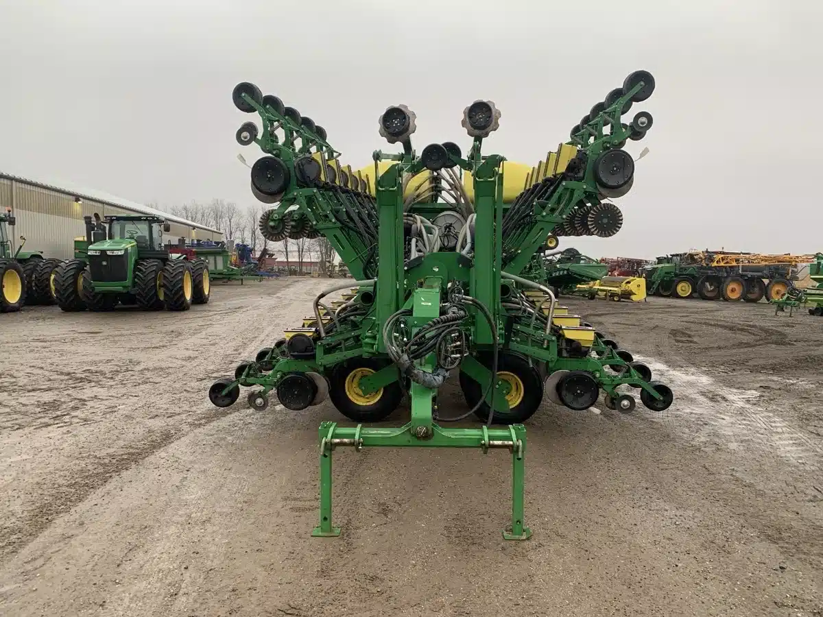 Gallery image 2 for Used 2015 John Deere 1795 Planter