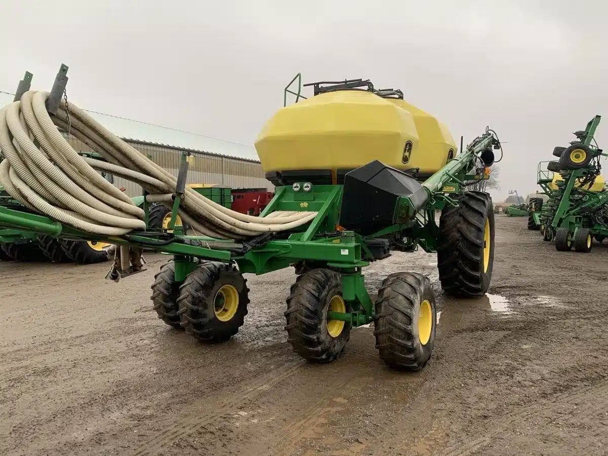 Gallery image 2 for 2015 John Deere 1910 Air Cart