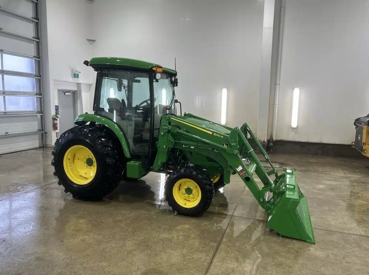 Gallery image 1 for 2023 John Deere 4066R Tractor
