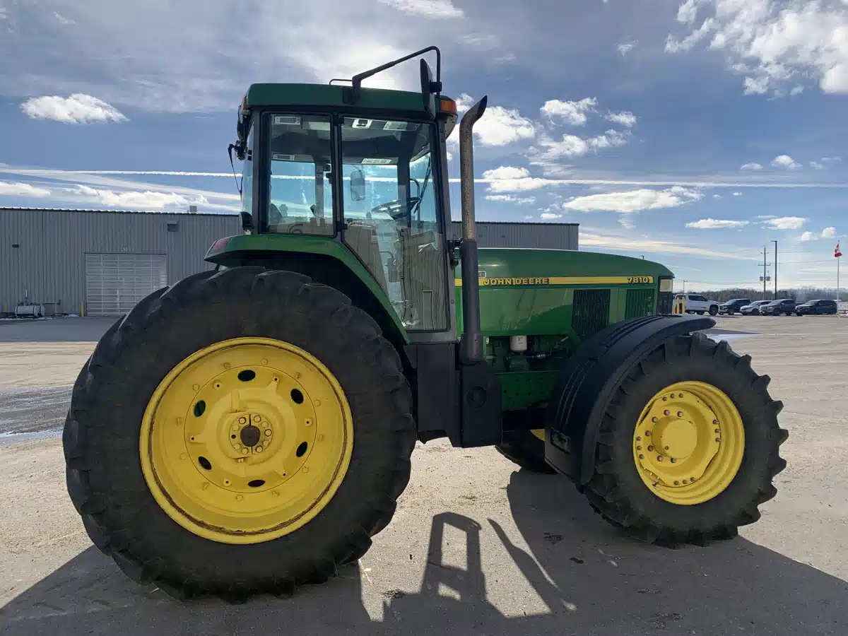 Gallery image 2 for Used 1997 John Deere 7810 Tractor
