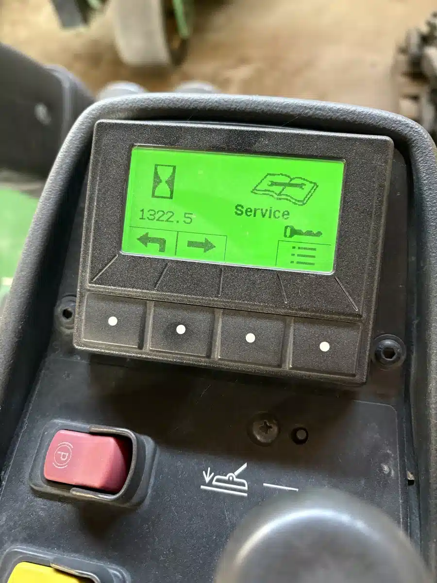 Gallery image 2 for Used 2017 John Deere 8000A Mower - Reel