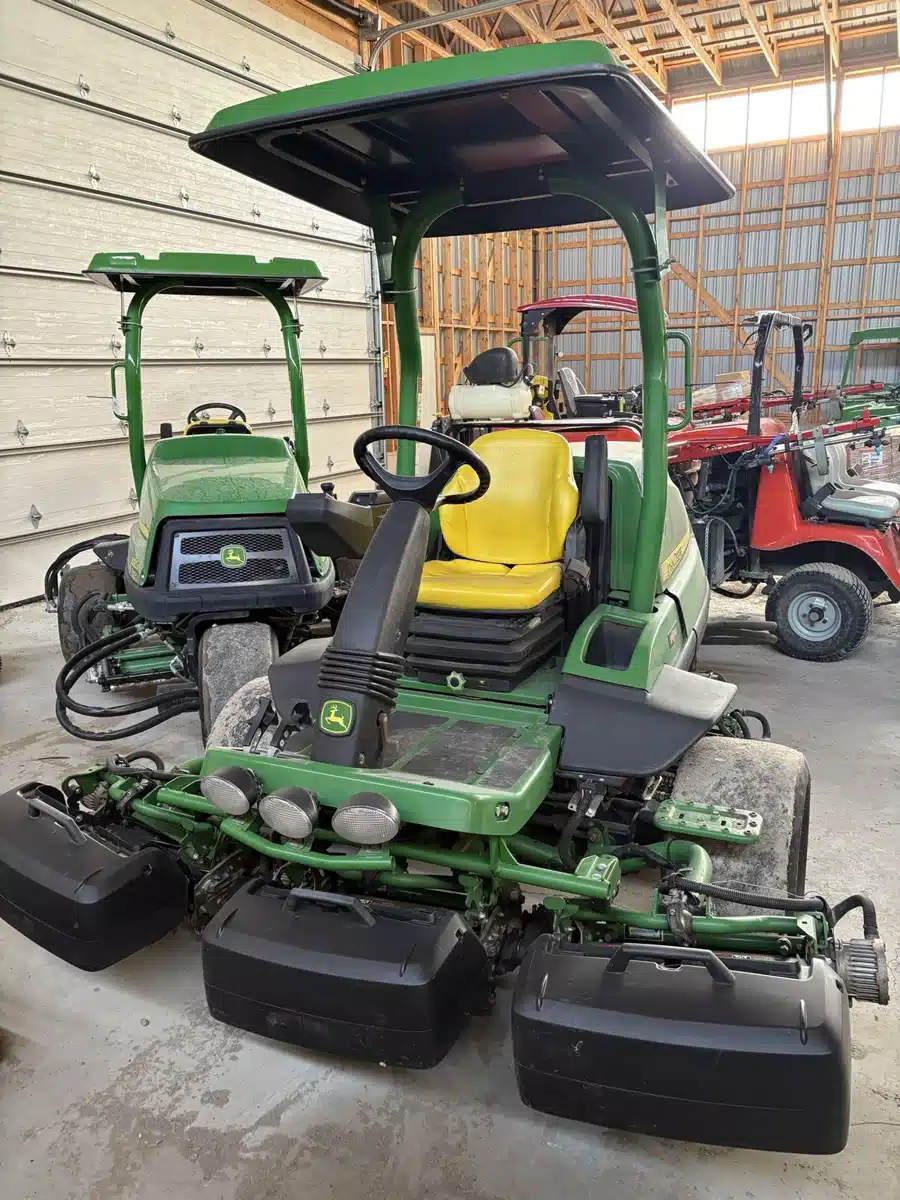 Gallery image 1 for Used 2017 John Deere 8000A Mower - Reel