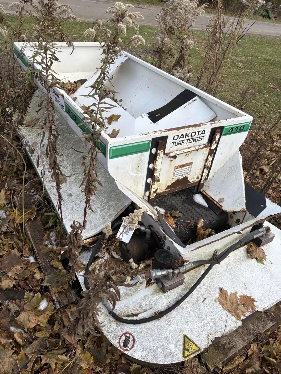 Used 2008 Dakota 410 Attachment