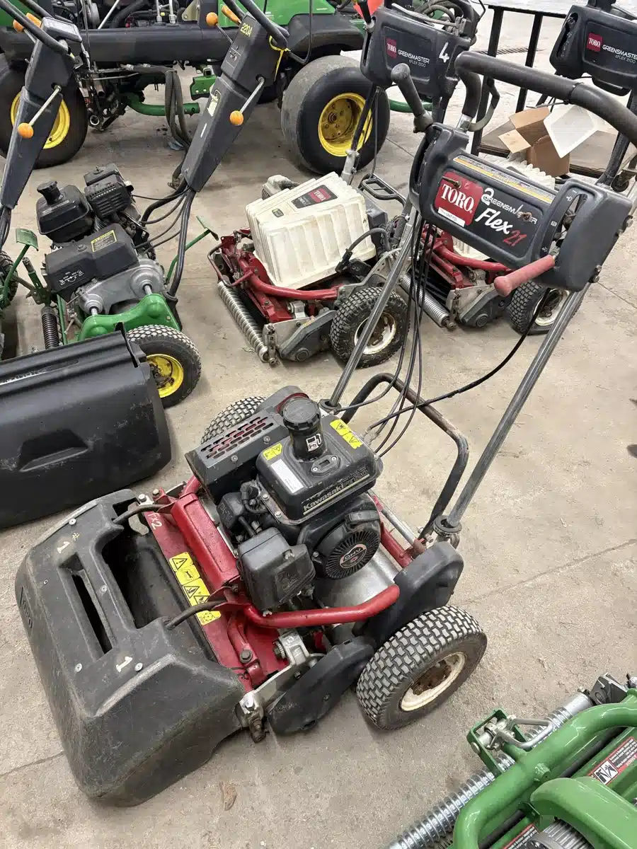 Gallery image 2 for 2003 Toro Flex 21 Mower - Golf Green