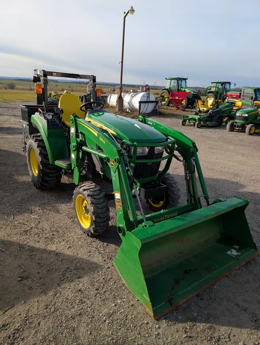 Gallery image 2 for 2017 John Deere 2032R Tractor