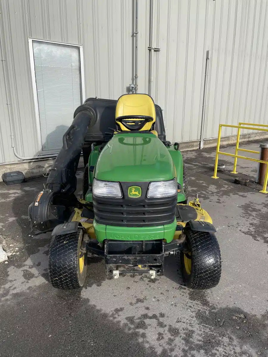 Gallery image 2 for 2011 John Deere X720 Lawn Tractor