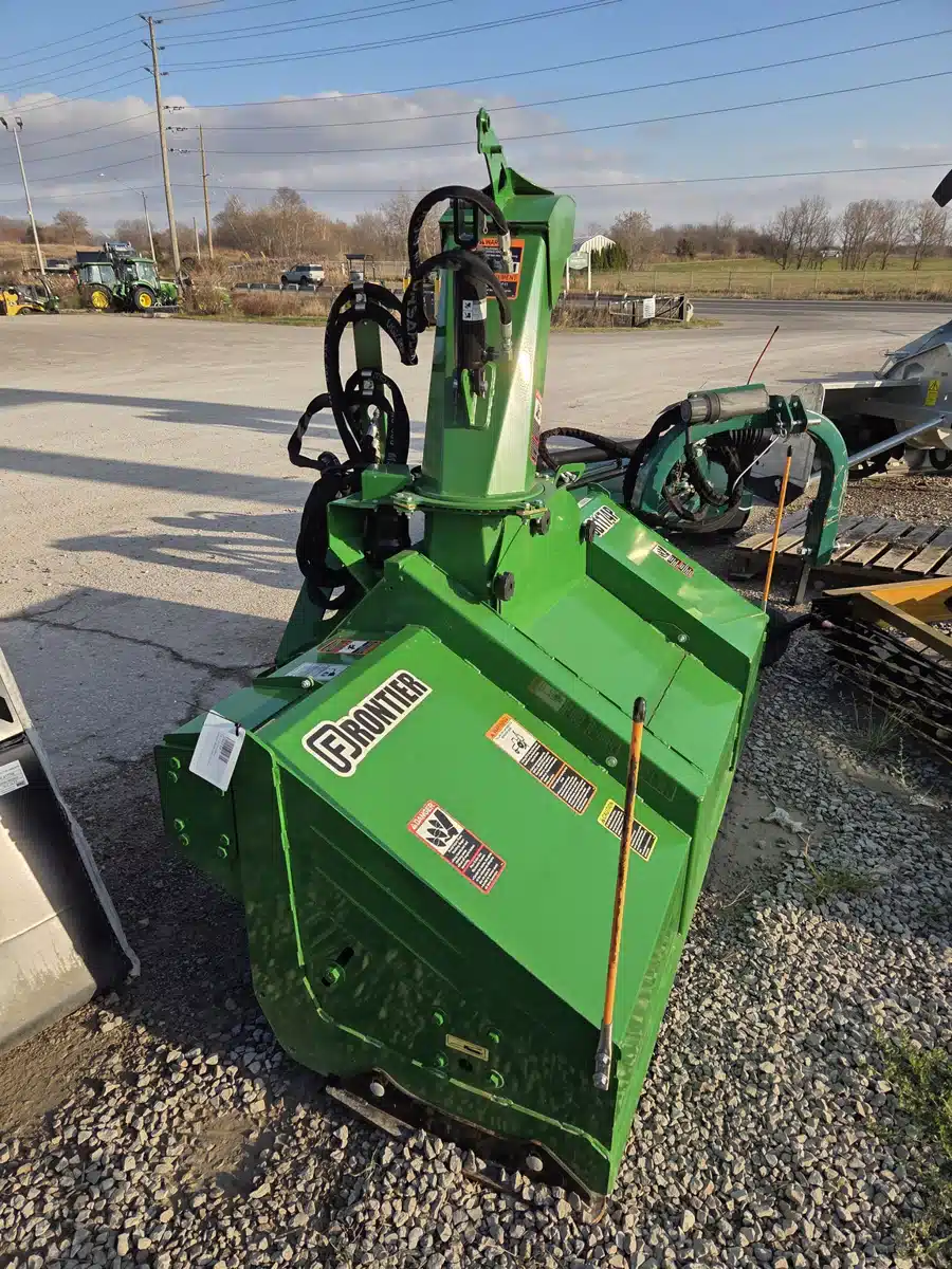 Gallery image 1 for Used 2020 John Deere SB1174P Snow Blower