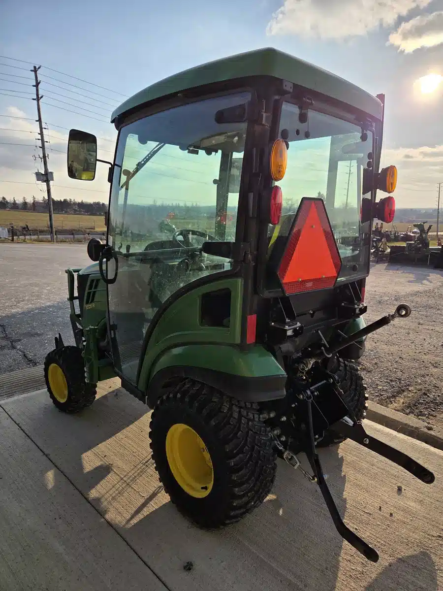Gallery image 2 for 2020 John Deere 1025R Tractor