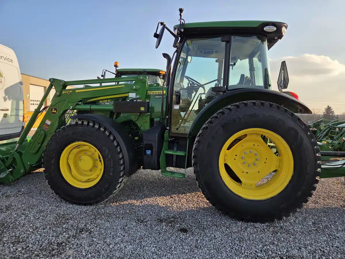 Gallery image 2 for 2024 John Deere 5095M Tractor
