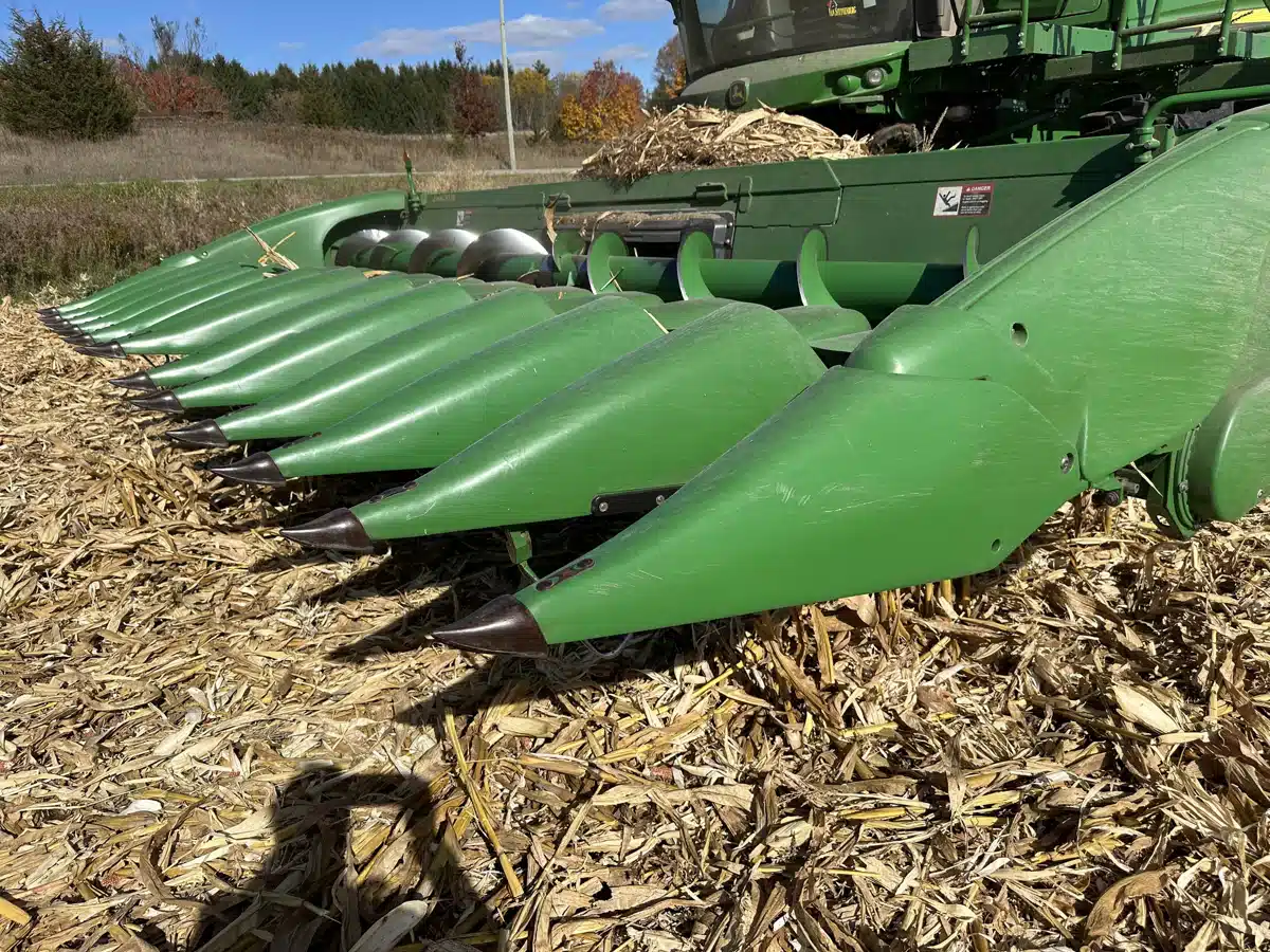Used 2010 John Deere 612C Header - Row Crop