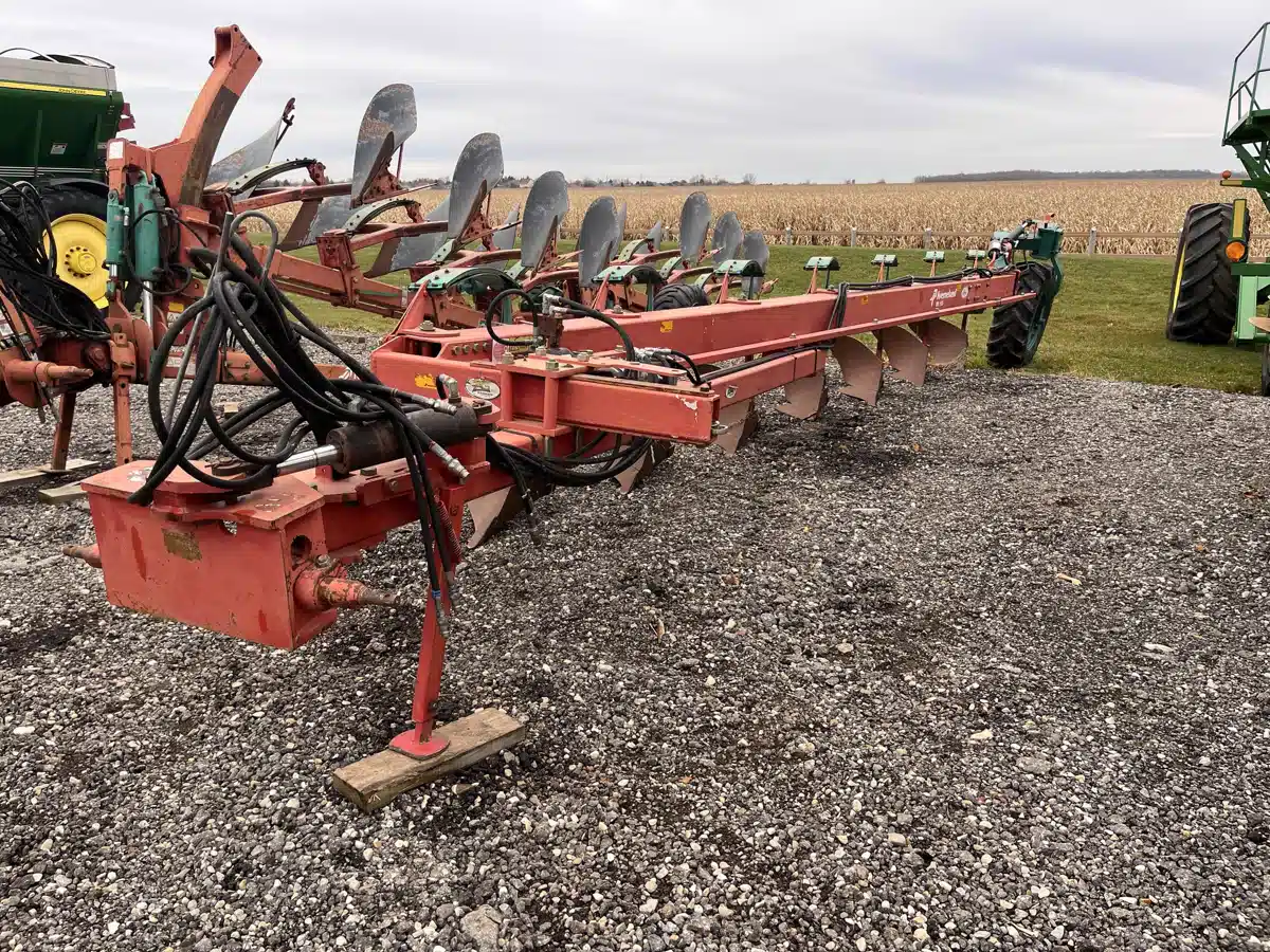 Used 2013 Kverneland BE115 Plow