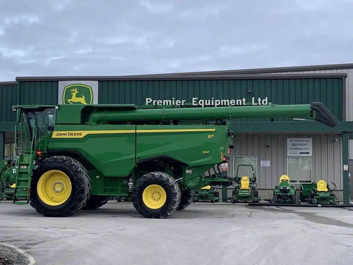 Used 2025 John Deere S7 700 Combine