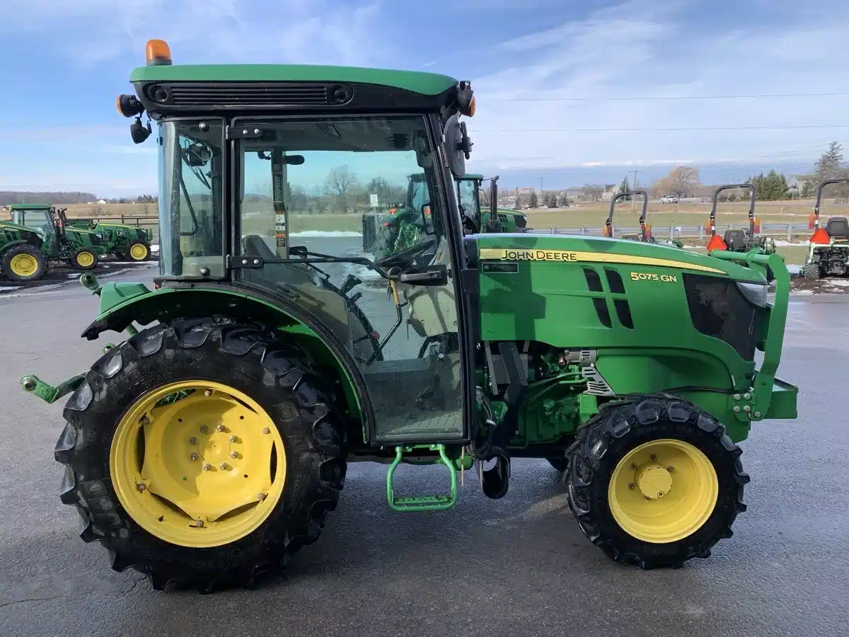 Gallery image 2 for 2020 John Deere 5075GN Tractor