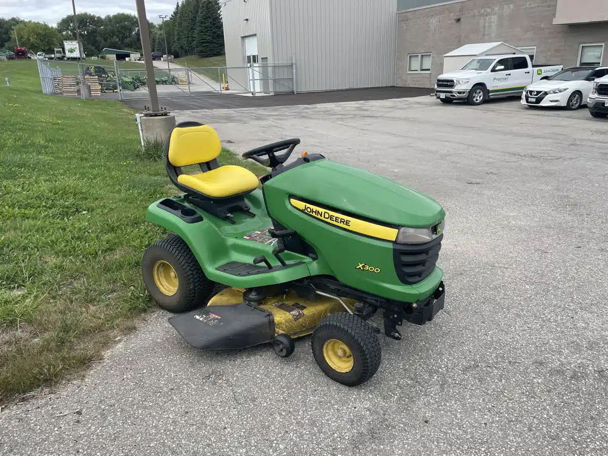 Gallery image 1 for 2013 John Deere X300 Lawn Tractor