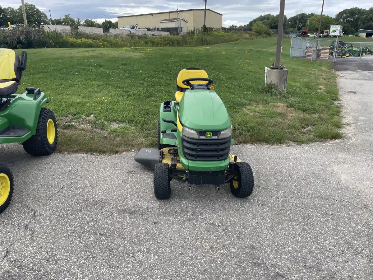 Gallery image 2 for 2013 John Deere X300 Lawn Tractor