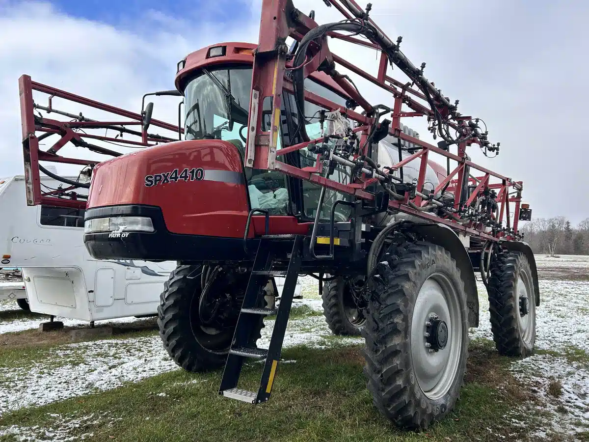 Used 2006 Case IH SPX4410 Sprayer - Self Propelled