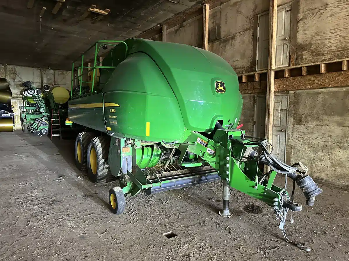 Gallery image 2 for 2018 John Deere L331 Square Baler - Large