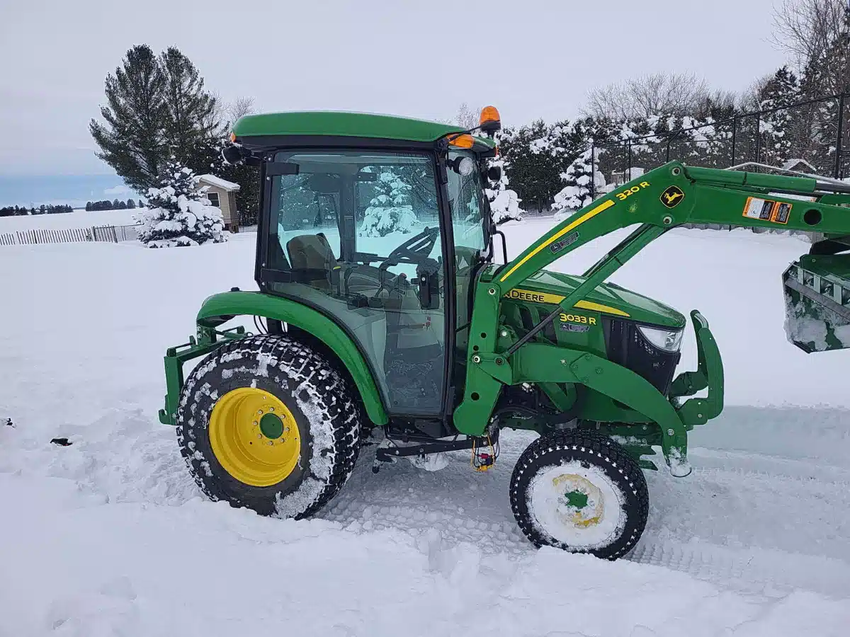 Gallery image 1 for Used 2023 John Deere 3033R Tractor