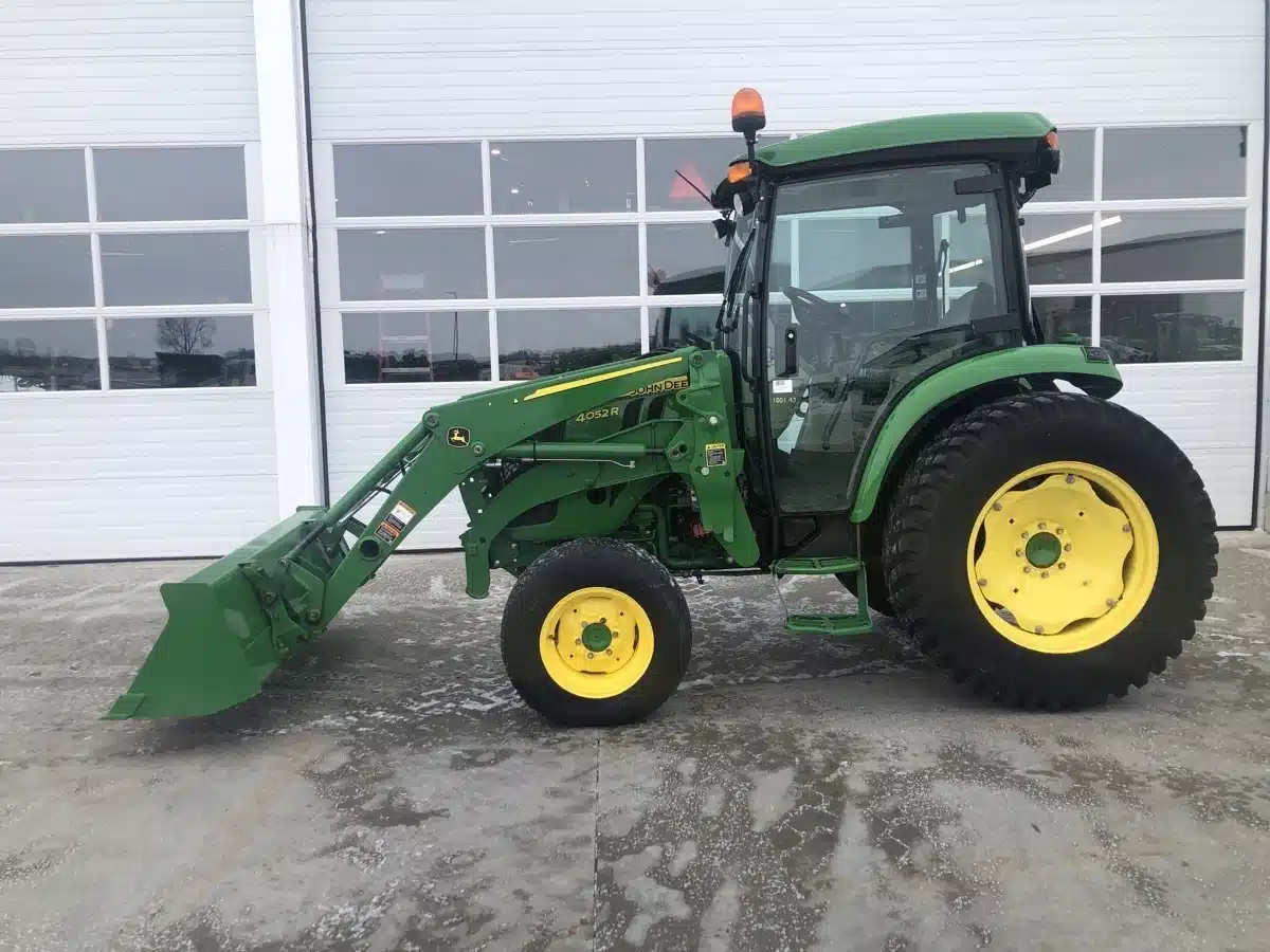 Gallery image 1 for 2019 John Deere 4052R Tractor