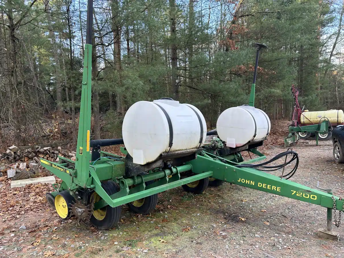 Gallery image 1 for John Deere 7200 Planter