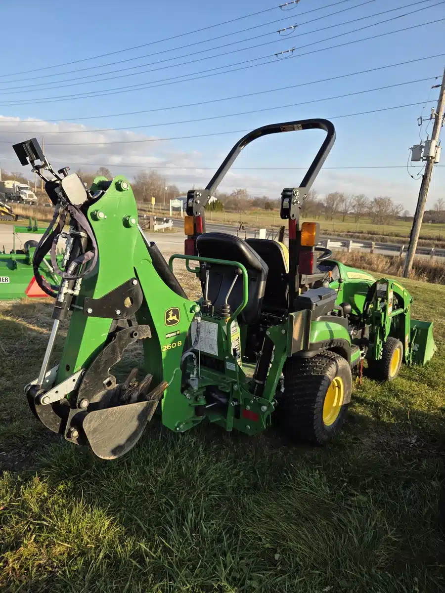 Gallery image 1 for 2018 John Deere 1025R Tractor