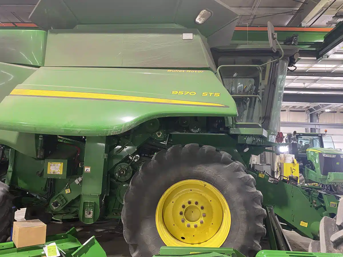 Used 2008 John Deere 9570 STS Combine