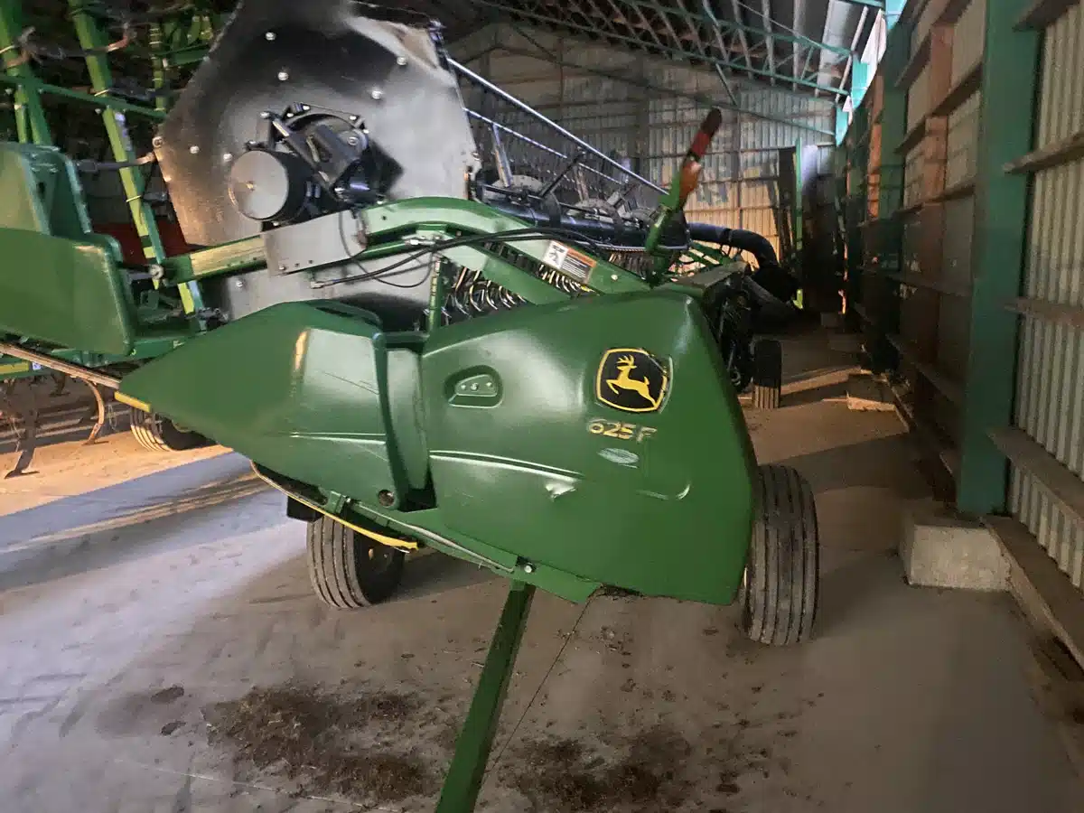 Gallery image 2 for Used 2008 John Deere 625F Header - Flex