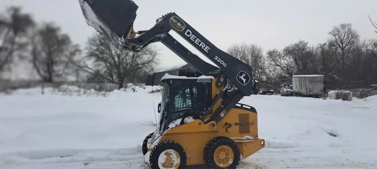 Gallery image 2 for 2018 John Deere 320G Skid Steer