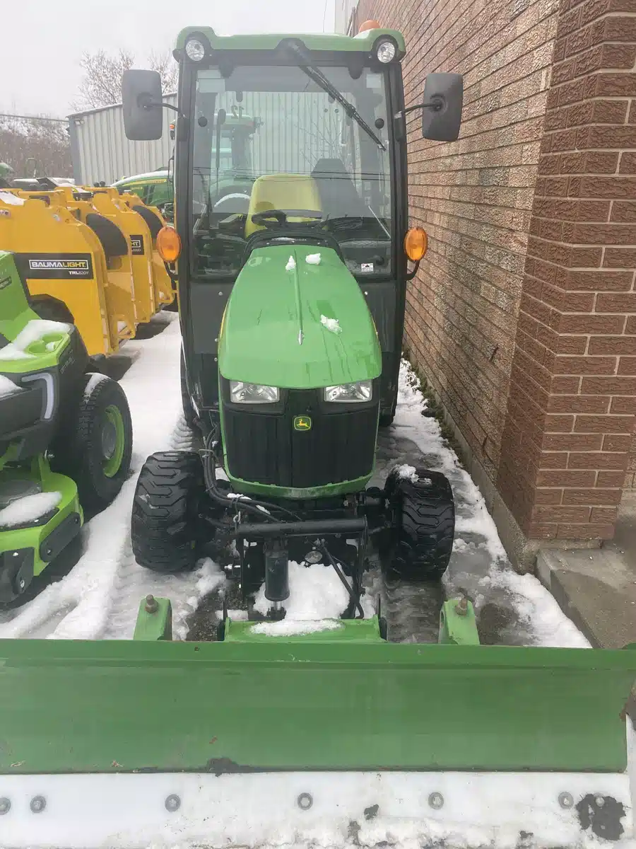 Gallery image 1 for 2017 John Deere 1025R Tractor