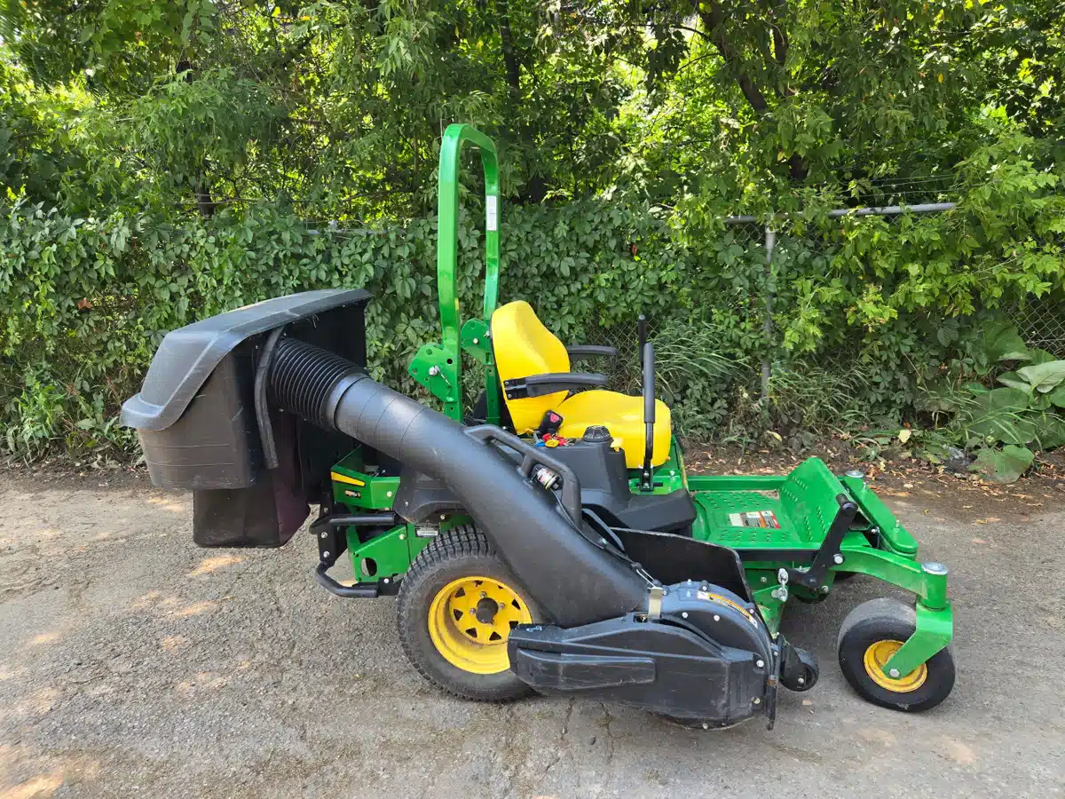 Gallery image 2 for 2019 John Deere Z720E Mower - Zero Turn
