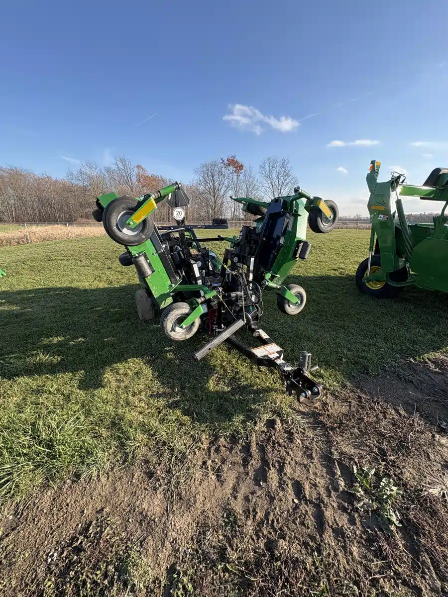 Gallery image 2 for 2025 Frontier FM4112 Mower - Finishing