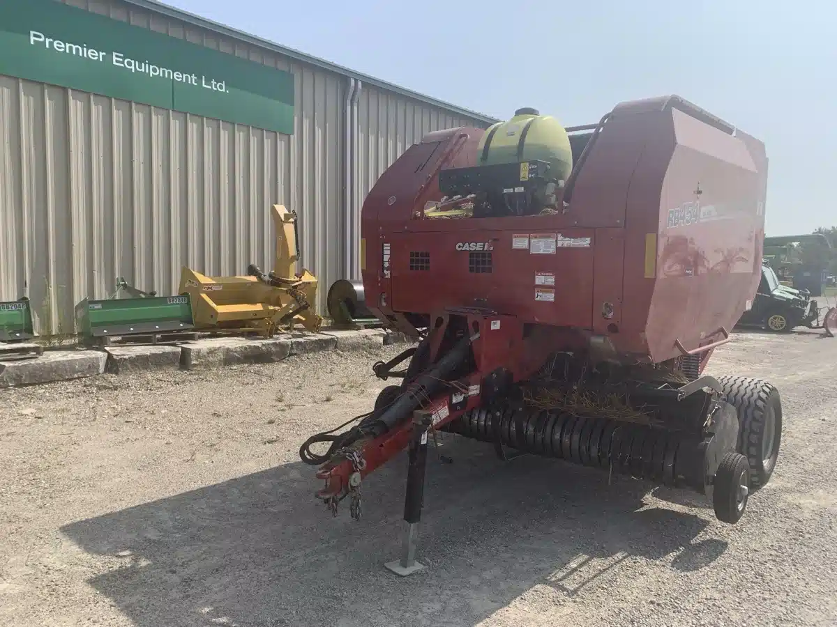 Gallery image 2 for 2015 Case IH RB454 Round Baler